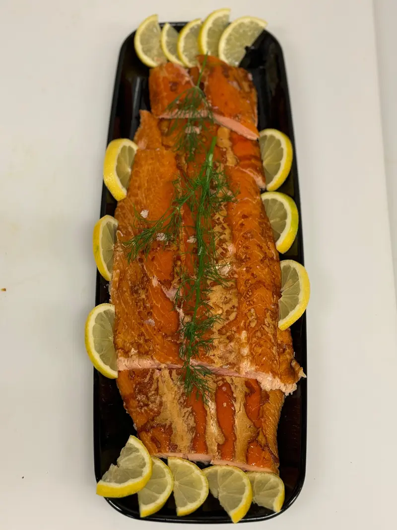 Bufféfat varmrökt lax