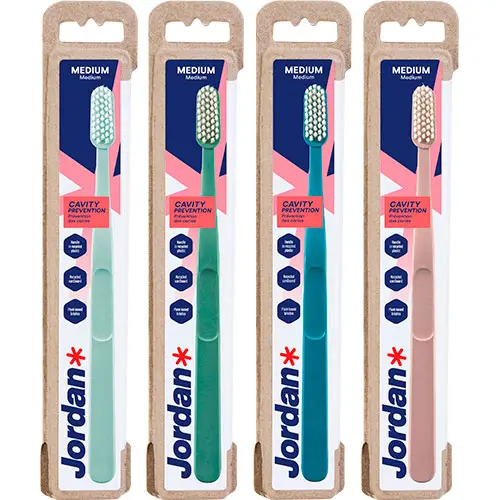 Jordan Clean Smile Care Tandborste Ass. Färger | Medium